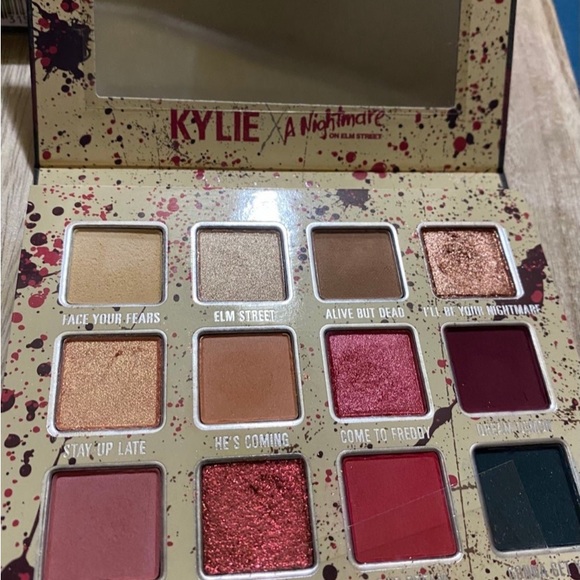 ⭐️Kylie x Nightmare on elm street palette Discontinued - Picture 2 of 2